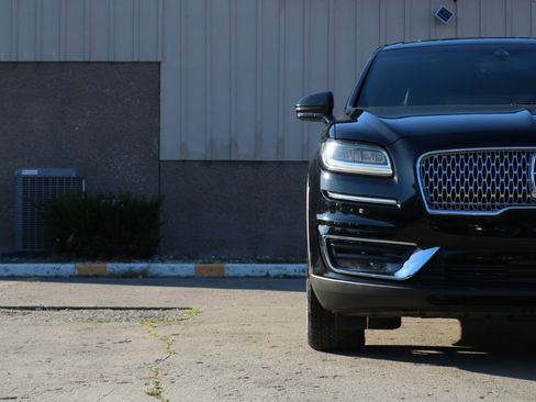 Used 2019 Lincoln Nautilus Reserve image 3