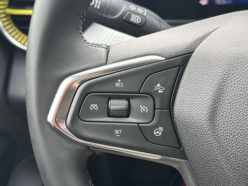 Certified 2024 Chevrolet Trax LT w/ Driver Confidence Package FWD image 21