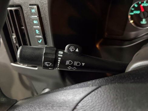 Used 2017 Chevrolet Express 3500 image 25