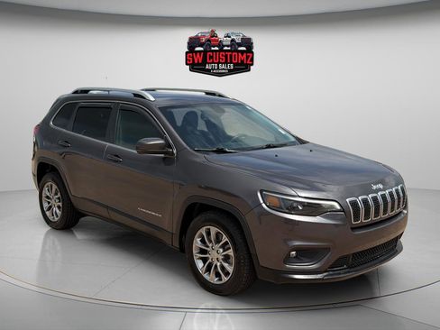 Used 2020 Jeep Cherokee Latitude Plus w/ Comfort/Convenience Group FWD image 1