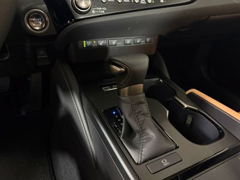 Used 2025 Lexus ES 350 w/ Premium Package FWD image 24