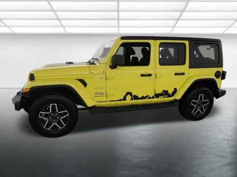 Used 2024 Jeep Wrangler Unlimited Sahara AWD/4WD image 3
