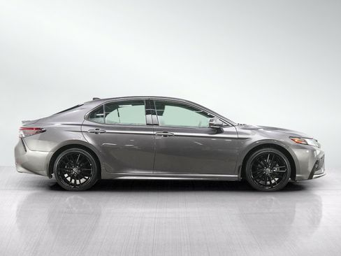 Used 2022 Toyota Camry XSE FWD image 6