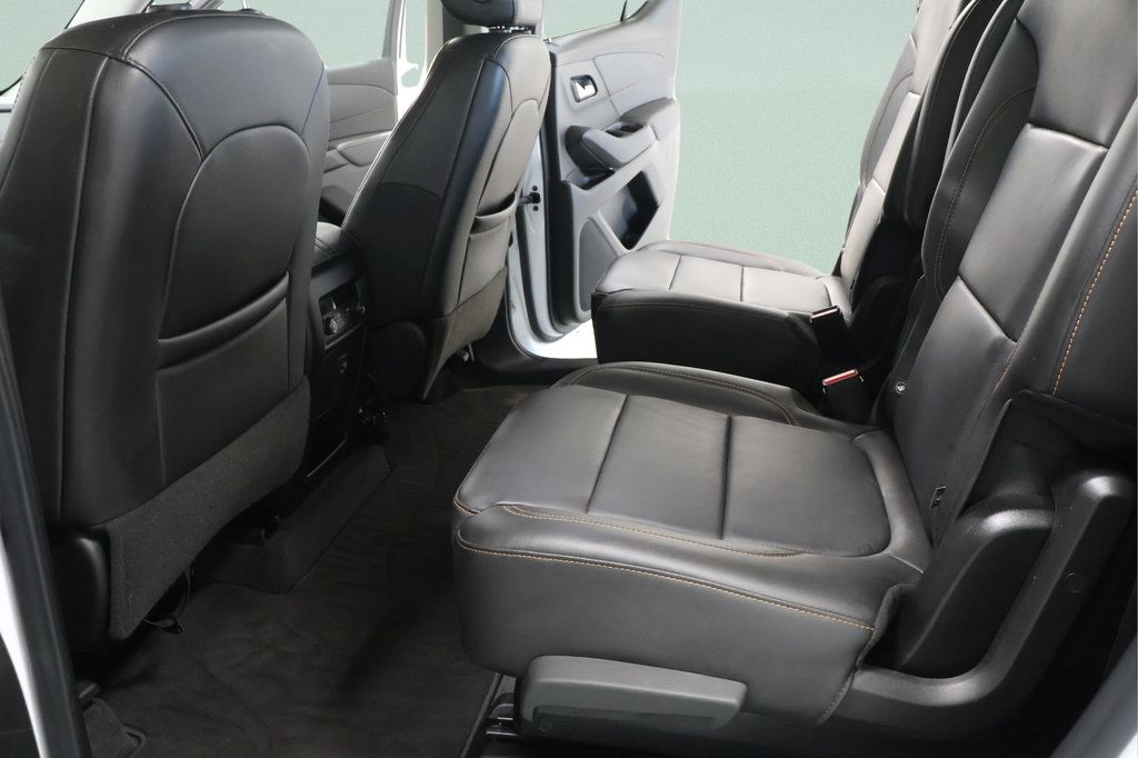 Used 2021 Chevrolet Traverse LT FWD image 27