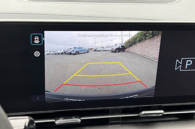 Used 2025 Hyundai Kona SEL FWD image 24