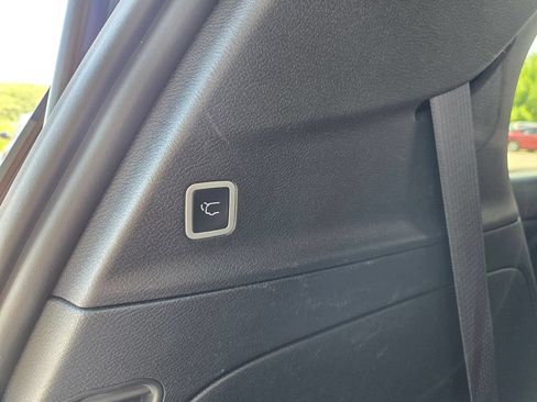 Used 2025 Chrysler Pacifica Select FWD image 43