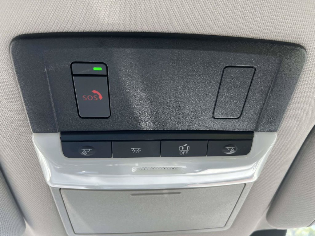 Used 2024 Nissan Pathfinder SV FWD image 25