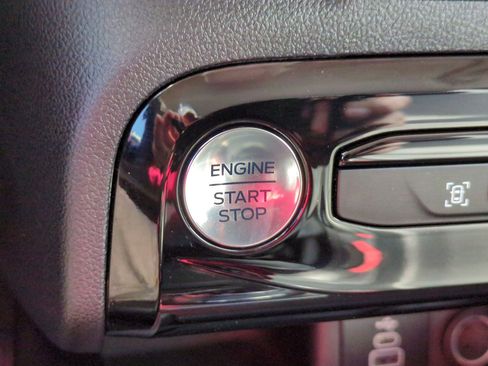 Used 2025 Ford Escape Platinum image 19