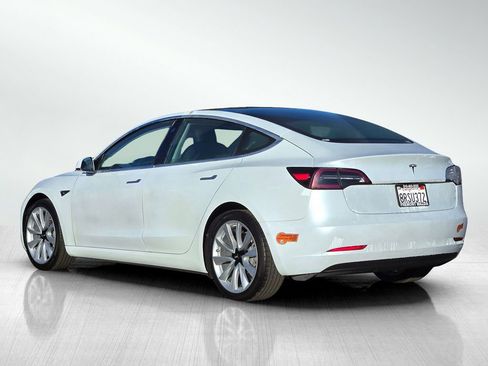 Used 2020 Tesla Model 3 Standard Range Plus RWD image 6