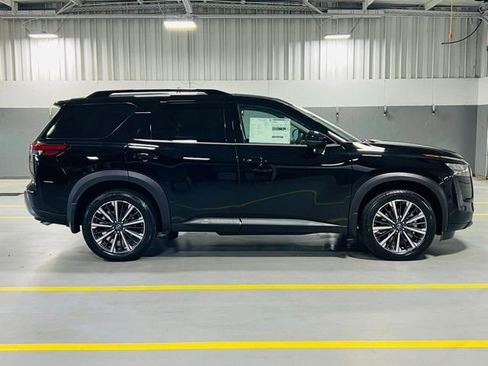 New 2026 Nissan Pathfinder Platinum FWD image 20
