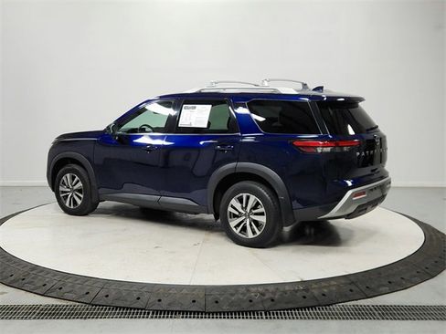 Used 2023 Nissan Pathfinder SL image 5