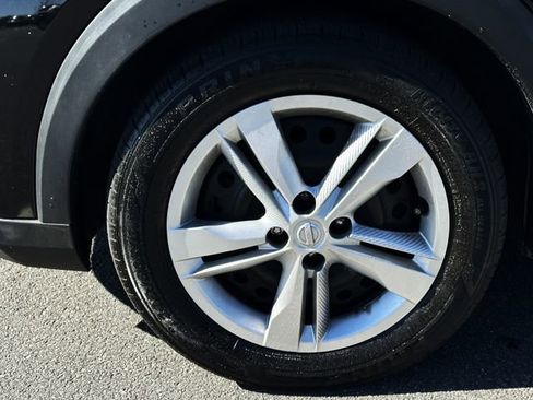 Used 2019 Nissan Kicks S image 10