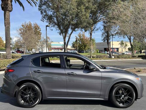 Used 2020 Alfa Romeo Stelvio Ti w/ Nero Edizione image 19