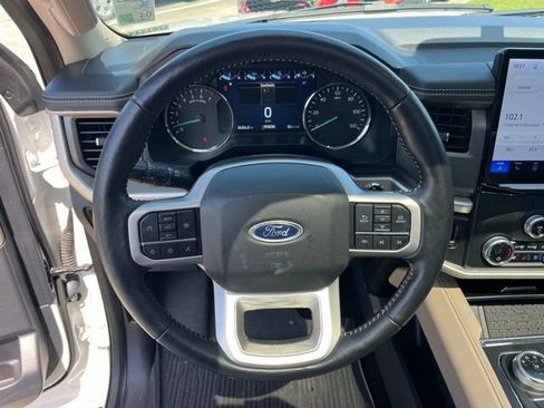 Used 2023 Ford Expedition XLT RWD image 18