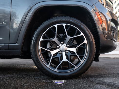 Used 2022 Jeep Grand Cherokee Summit image 9