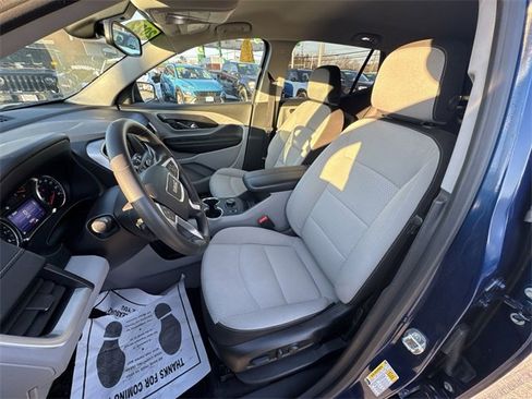 Certified 2022 GMC Terrain SLE w/ Driver Convenience Package image 18