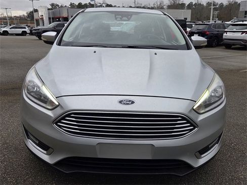 Used 2016 Ford Focus Titanium w/ Titanium Technology Package image 2