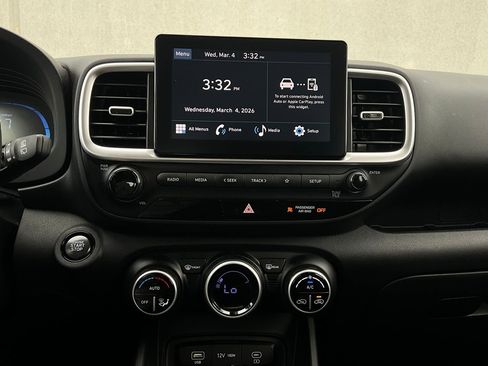 Used 2025 Hyundai Venue SEL image 26
