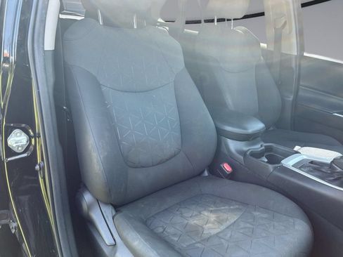 Used 2020 Toyota RAV4 XLE FWD image 30