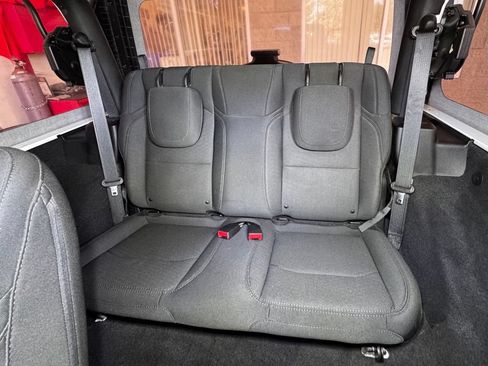 Used 2018 Jeep Wrangler Sport AWD/4WD image 40