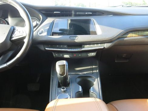 Used 2019 Cadillac XT4 Premium Luxury FWD image 22