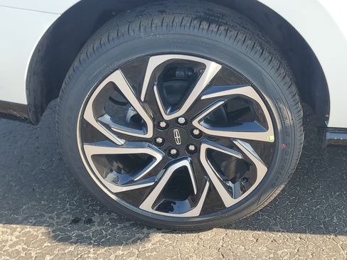 New 2026 Lincoln Navigator Reserve image 5