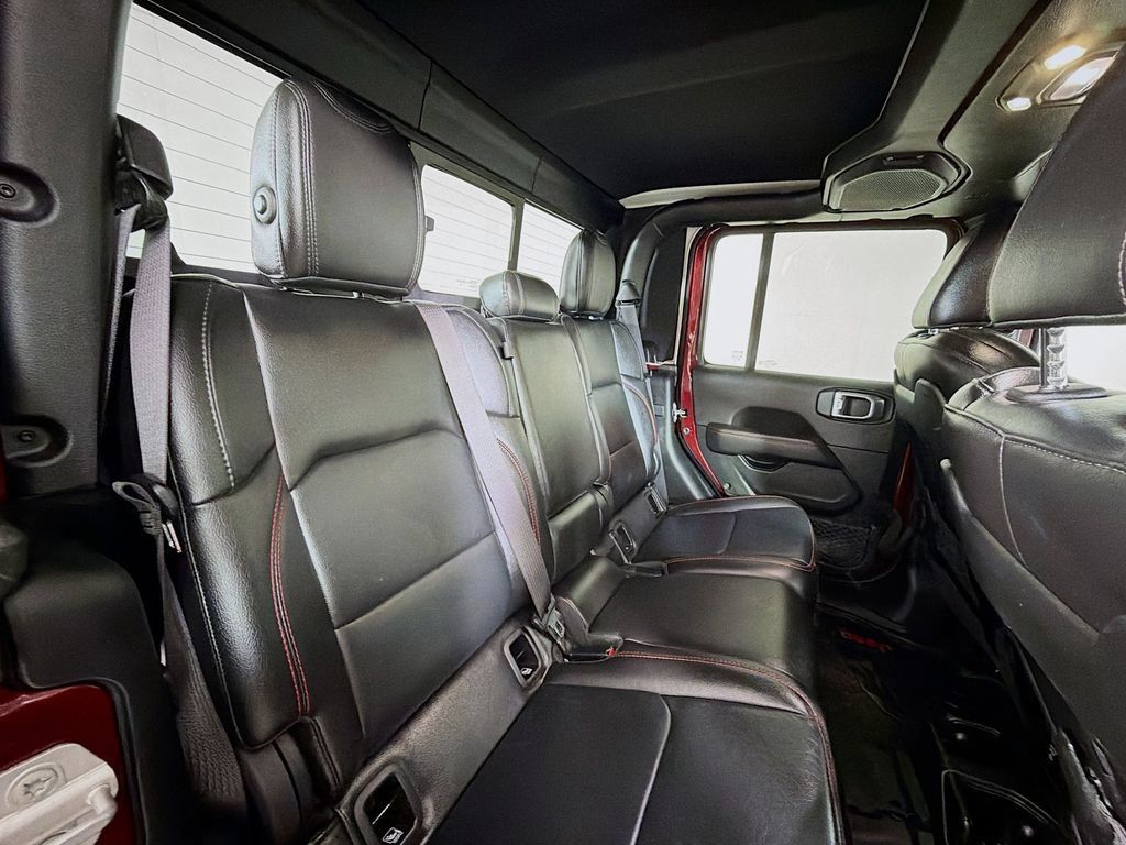 Used 2021 Jeep Gladiator Rubicon AWD/4WD image 23