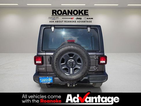 Used 2025 Jeep Wrangler Sport image 8