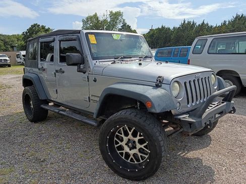 Used 2014 Jeep Wrangler Unlimited Sport AWD/4WD image 3