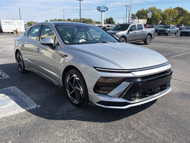 Used 2024 Hyundai Sonata SEL w/ Convenience Package FWD image 3