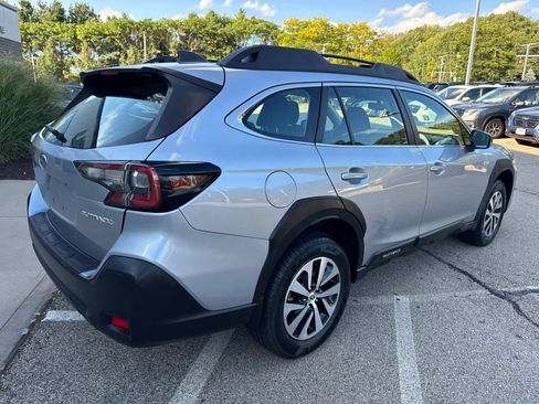Used 2024 Subaru Outback AWD/4WD image 2