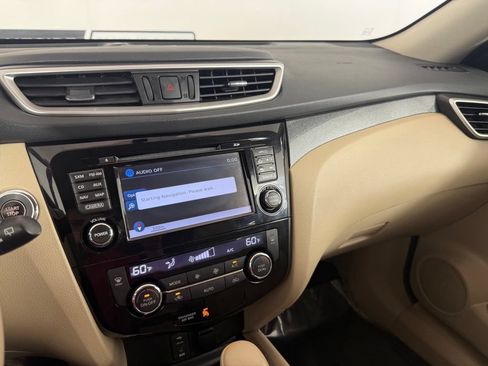 Used 2015 Nissan Rogue SL FWD image 22