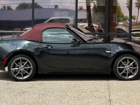Used 2018 MAZDA MX-5 Miata Grand Touring RWD image 18