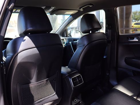 Used 2020 Kia Sportage S FWD image 31