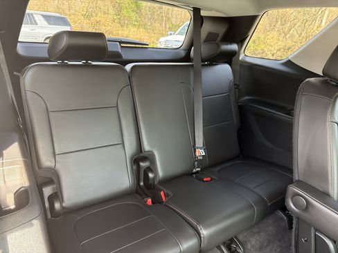 Used 2020 Chevrolet Traverse LT image 26