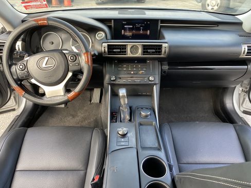 Used 2016 Lexus IS 200t RWD image 18