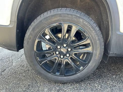 Used 2023 GMC Acadia SLT w/ Elevation Edition AWD/4WD image 5