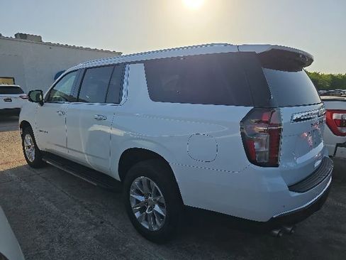 Used 2024 Chevrolet Suburban Premier RWD image 3