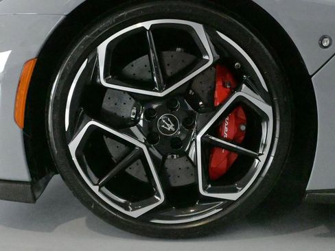 Used 2023 Maserati MC20 Coupe image 18