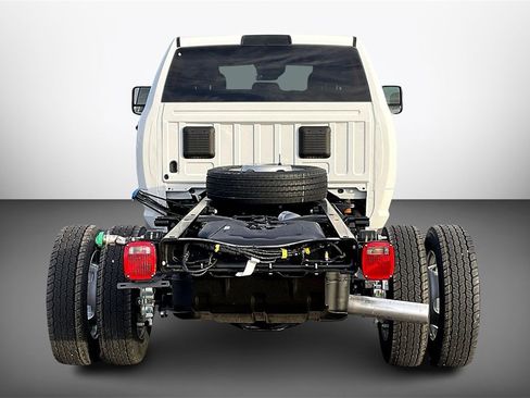 New 2026 RAM 4500 Tradesman w/ Chrome Appearance Group image 4