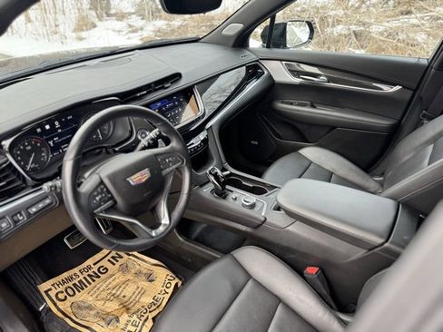 Used 2024 Cadillac XT6 Sport w/ Technology Package image 13