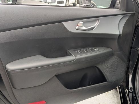 Used 2023 Kia Forte LXS w/ LXS Technology Package FWD image 16