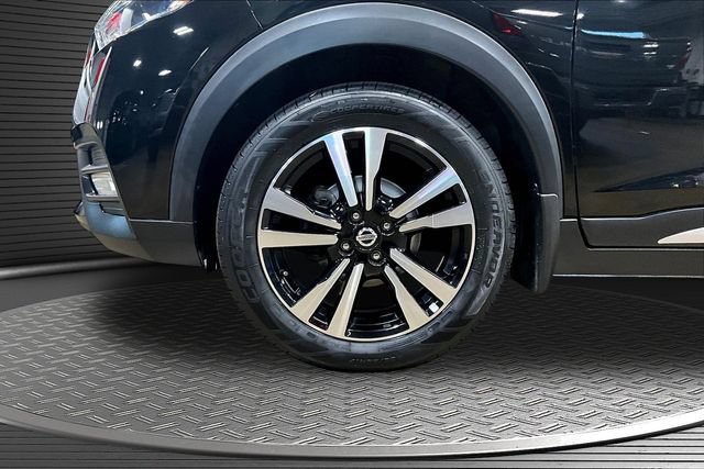 Used 2019 Nissan Kicks SR w/ Exterior Package FWD image 31