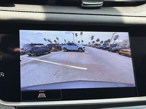 Used 2025 Cadillac XT6 Luxury FWD image 24