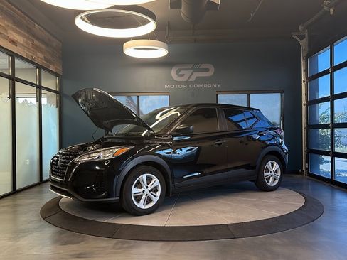 Used 2021 Nissan Kicks S image 24