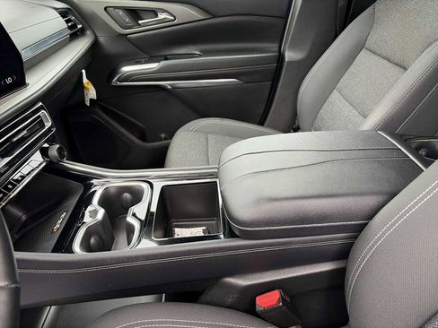 Used 2025 Chevrolet Traverse LT w/ LPO, Cargo Package image 22