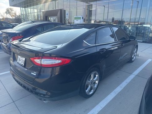 Used 2016 Ford Fusion SE image 8