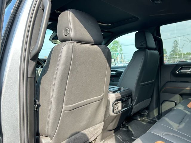 Used 2024 GMC Sierra 1500 AT4 w/ Technology Package AWD/4WD image 18