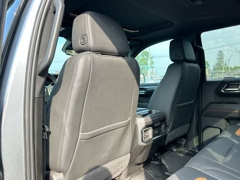 Used 2024 GMC Sierra 1500 AT4 w/ Technology Package AWD/4WD image 18