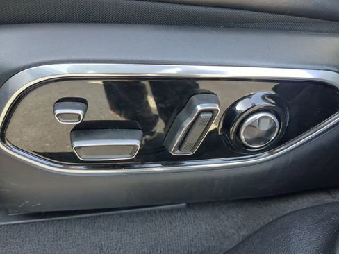 Used 2021 Jeep Grand Cherokee L Overland w/ Luxury Tech Group IV image 24